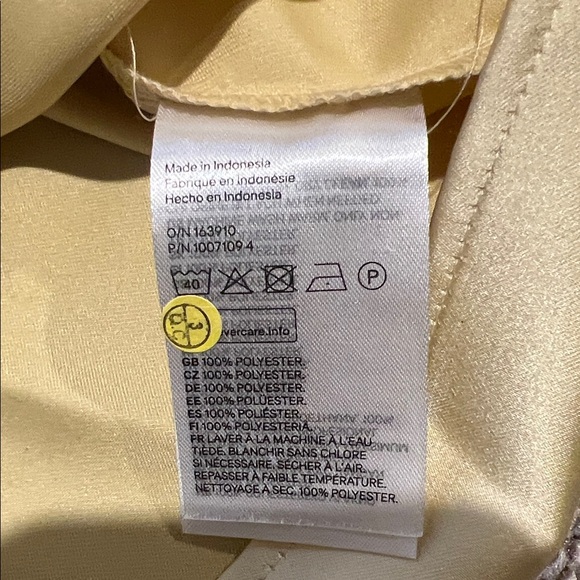 NWT, Elegant Cream Long Sleeve Women's Top, H&M, size M - Picture 3 of 4